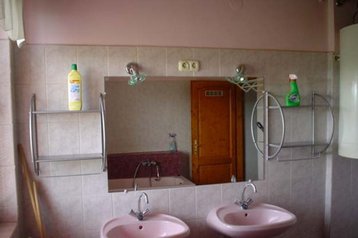 Hungría Privát Eger, Exterior